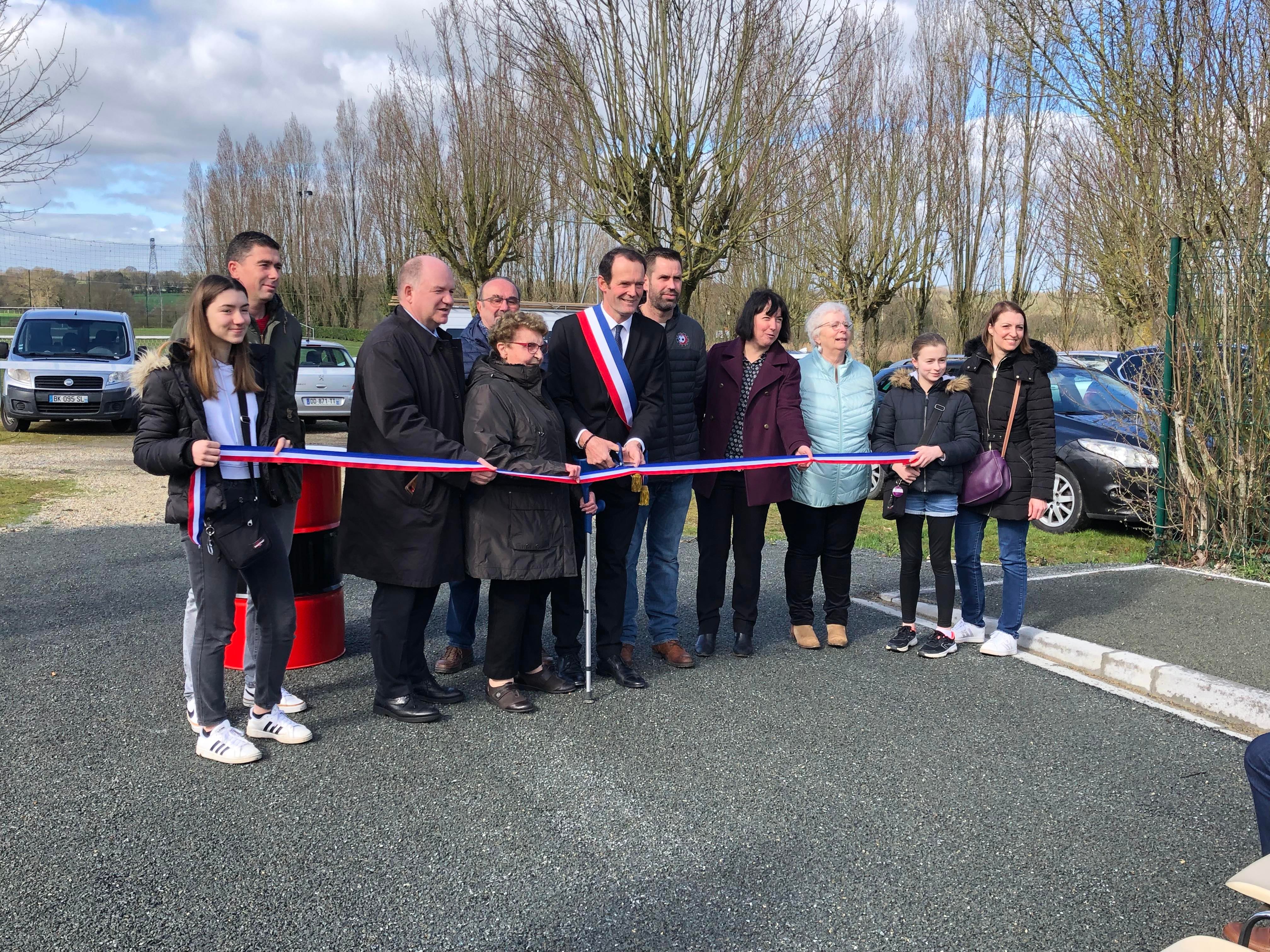municipal " Roland MIANNAY" ainsi que l'inauguration de la main courante.